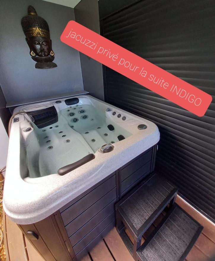 Suite Indigo Jacuzzi Prive Piscine Vue Mer Acces Cuisine Laverie سانت بيير المظهر الخارجي الصورة